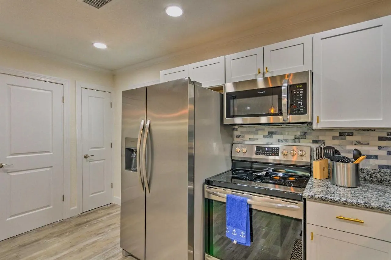 Modern Miramar Beach Townhome, Walk To Ocean! Destin